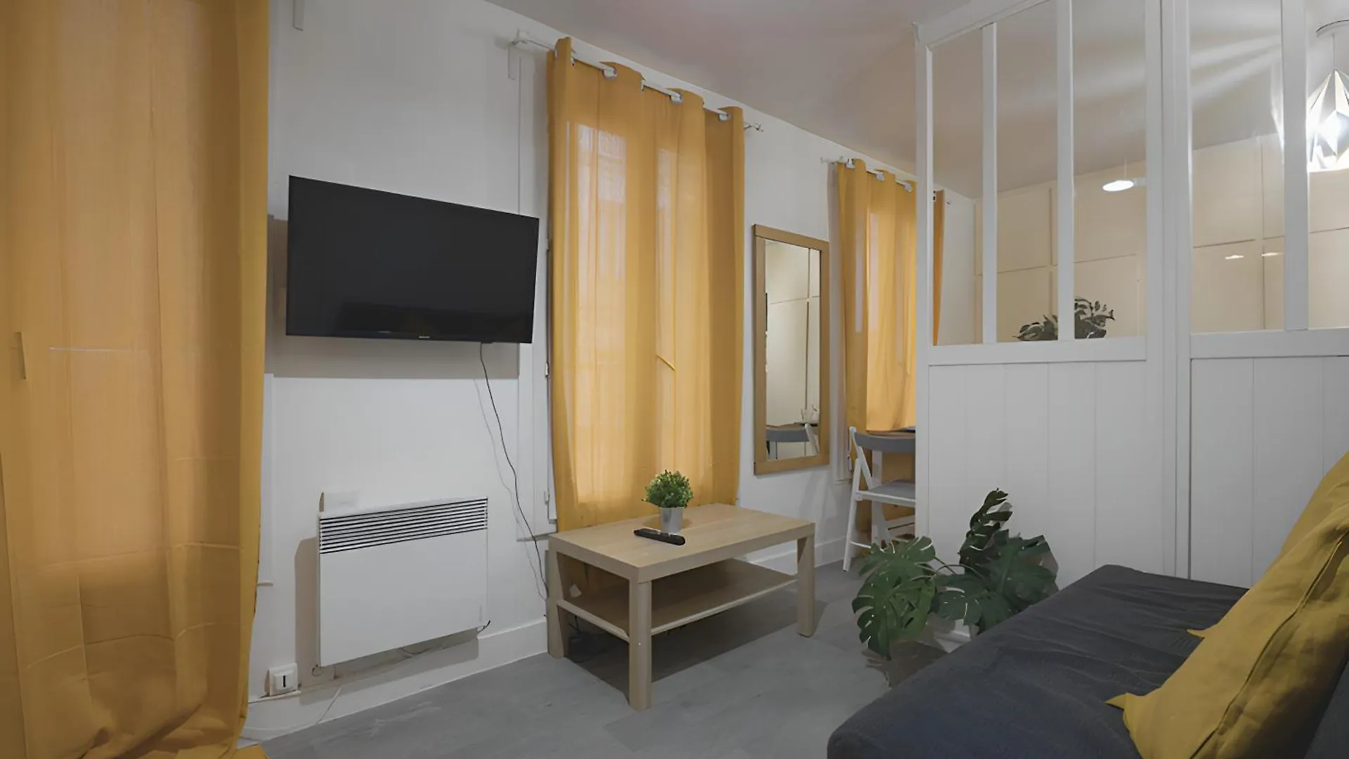 Splendid Studio Apartment Quartier Les Marais Free Netflix Paris