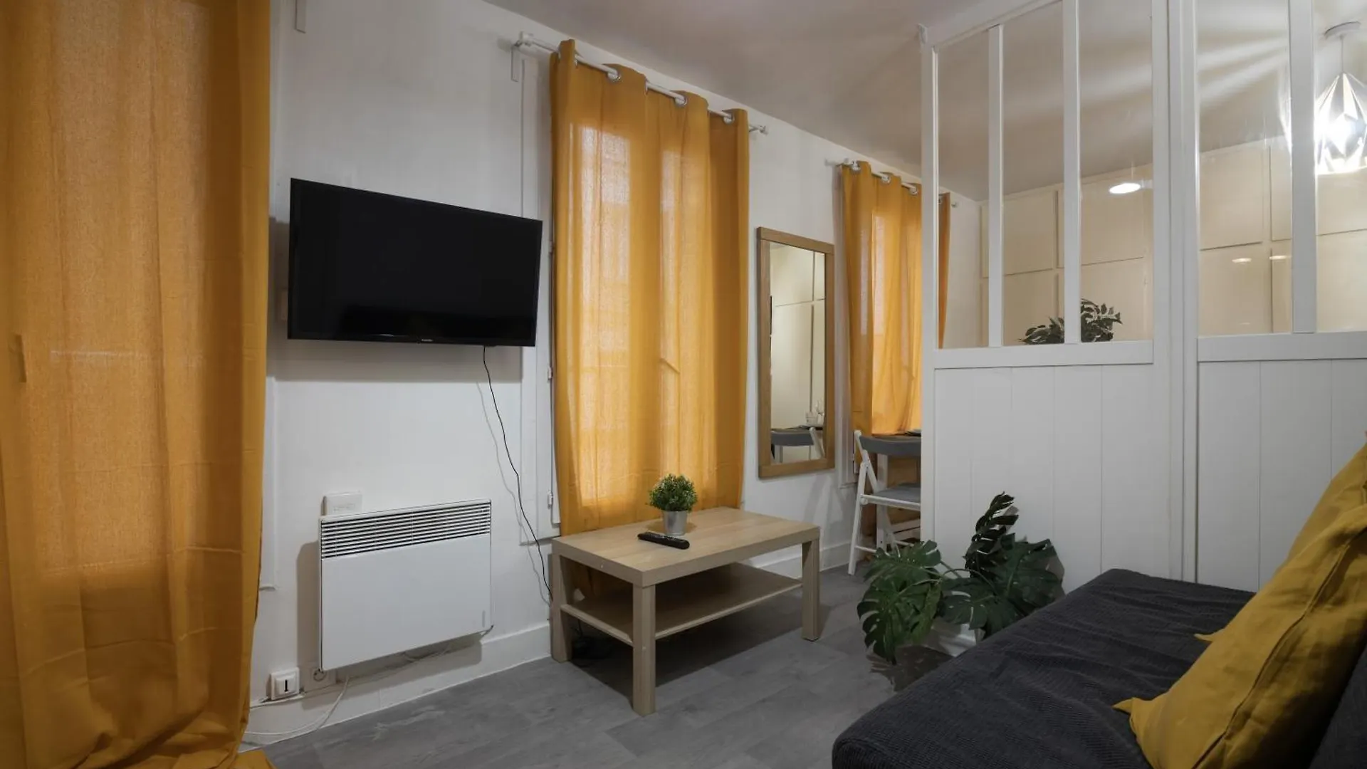 Splendid Studio Apartment Quartier Les Marais Free Netflix Paris