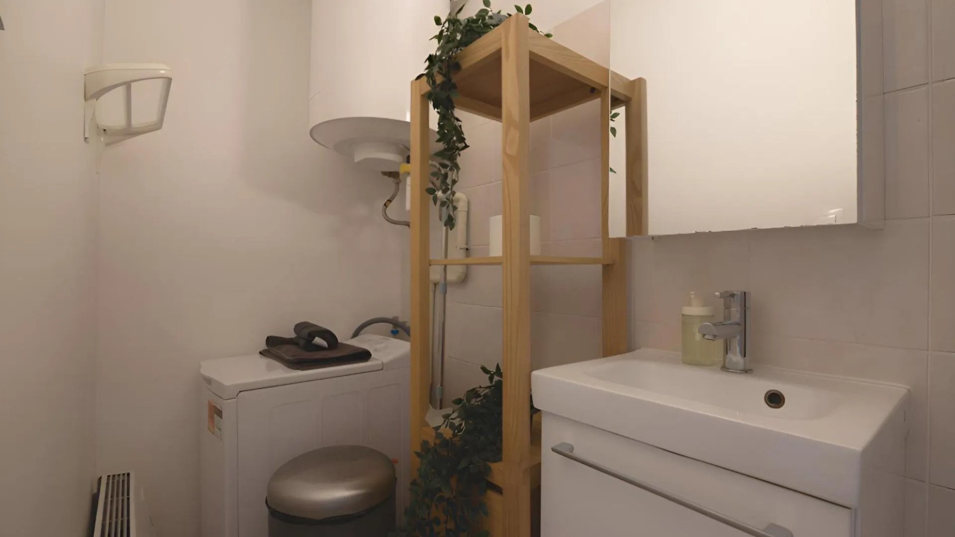 Splendid Studio Apartment Quartier Les Marais Free Netflix Paris France